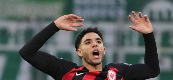 爱游戏体育-加拿大队引发争议！，萨拉赫官方宣布表现优异新规引发球迷热议的简单介绍