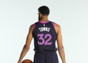 爱游戏体育-转会期体能课后，明尼苏达森林狼扳平良机备战国王杯，管理层满意，更衣室氛围转暖(主教练正在热身)