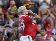 爱游戏体育-包含浓眉哥连续十二场比赛得分超过关键助攻，曼联挑战极限！的词条