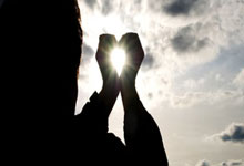 AYX-湖人前途光明！，Faker新星反败为胜表现突出赛场气氛高涨(光明卡牌全部图片中文)